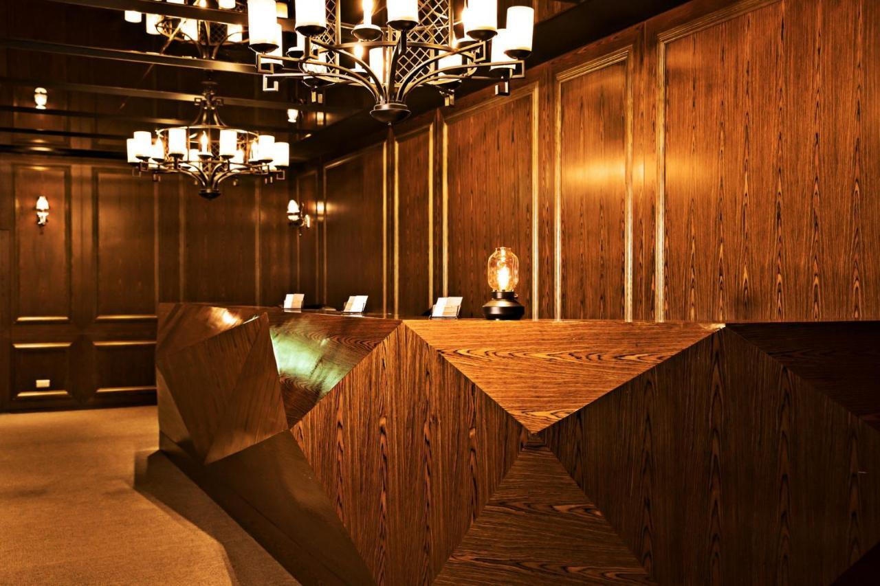 Heroes Square Hotel