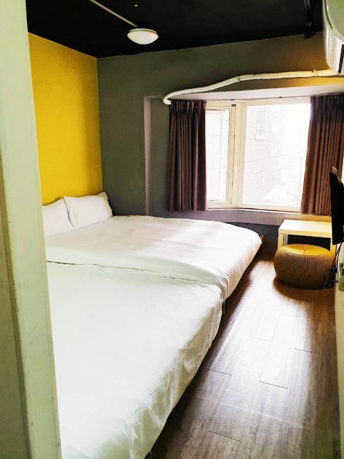 Here X There Main Station Hostel Taipei