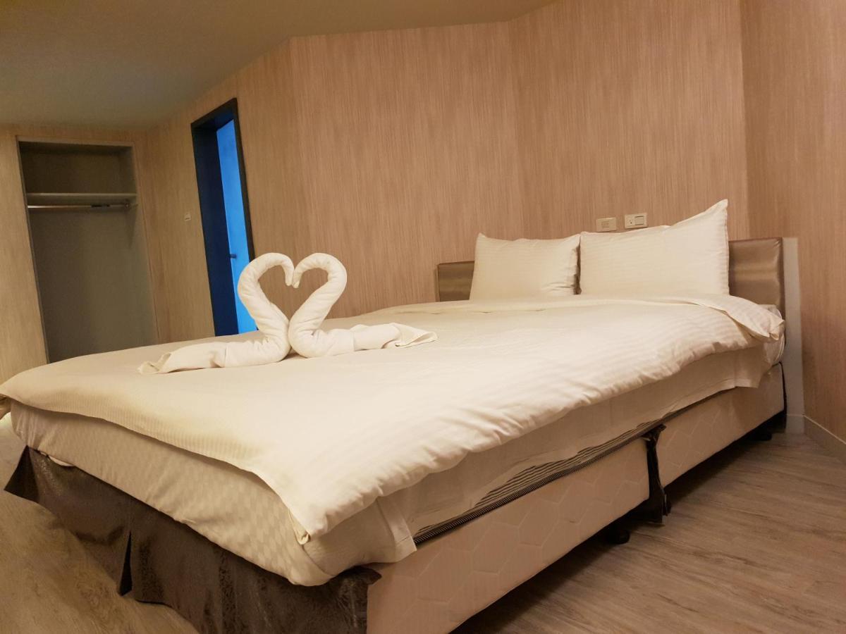 Walker - Sanchong Inn Taipei
