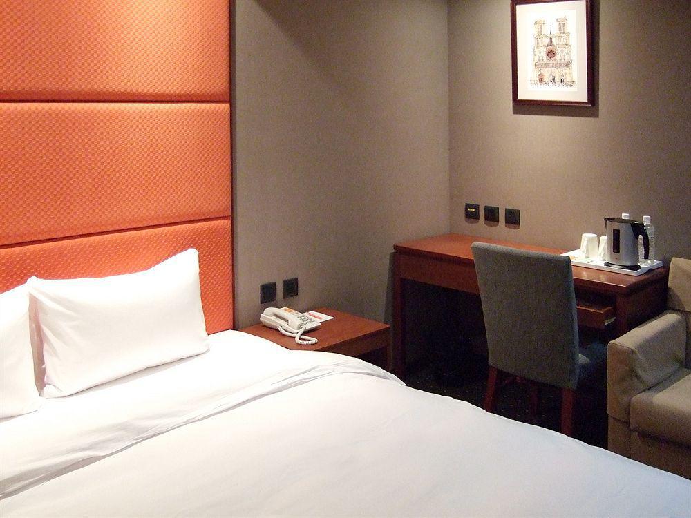 Orange - Guanqian 3* Taipei