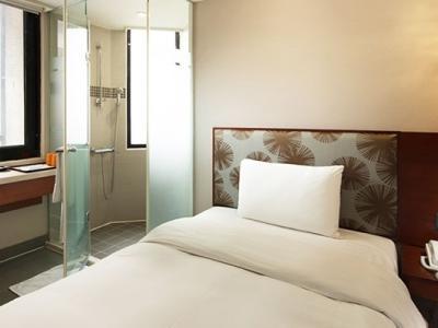 Orange - Guanqian Hotel 3*