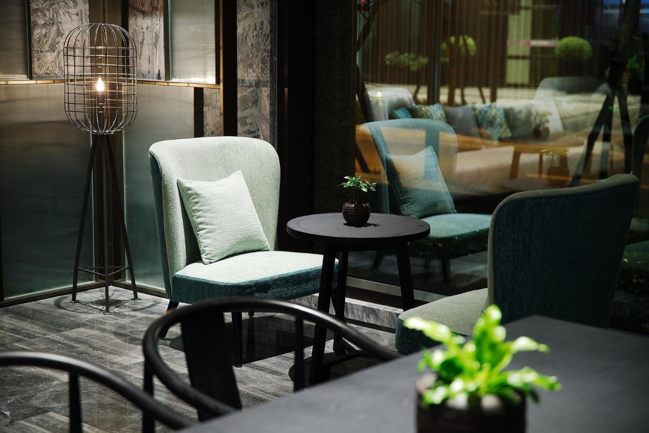 Jasper Young Banqiao Hotel 4*