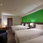 Green World Triple Beds