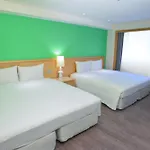 Green World Triple Beds