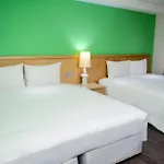 Green World Triple Beds
