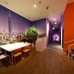 Sleepbox Hostel