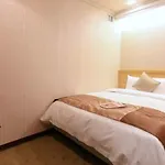 Red Cabin Inn