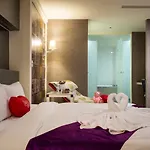 Urbanone Hotel