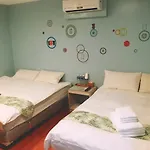 Mini Box Hotel