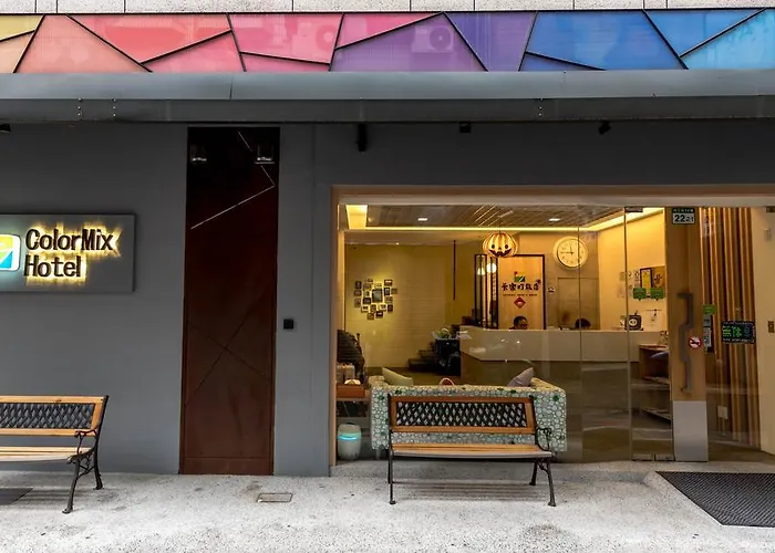 Colormix Hotel & Hostel