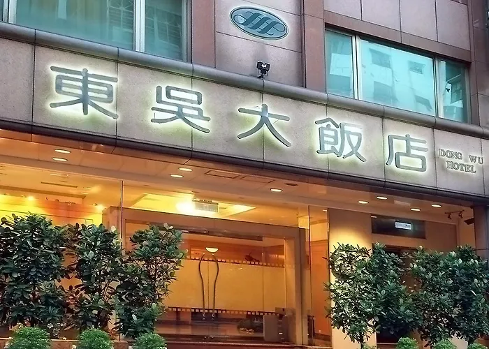 What are the best hotels near Taipei Confucius Temple?