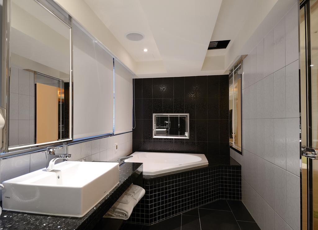 V-one Vogue Hotel