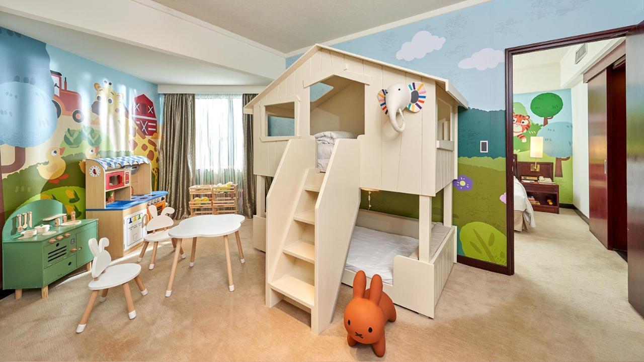 The Howard Plaza Hotel 5*