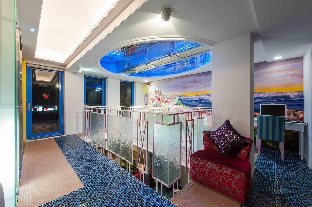 Liz Hotel
