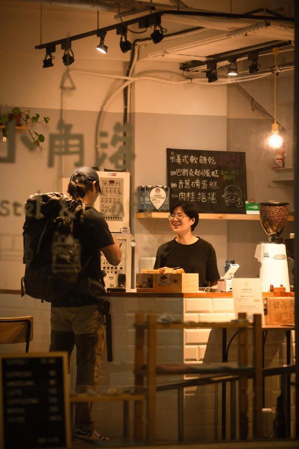 Corner & Cafe Hostel *