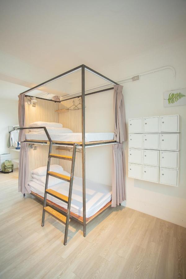 Corner & Cafe Hostel