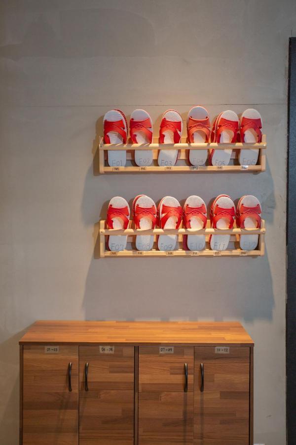 Hostel Corner & Cafe *