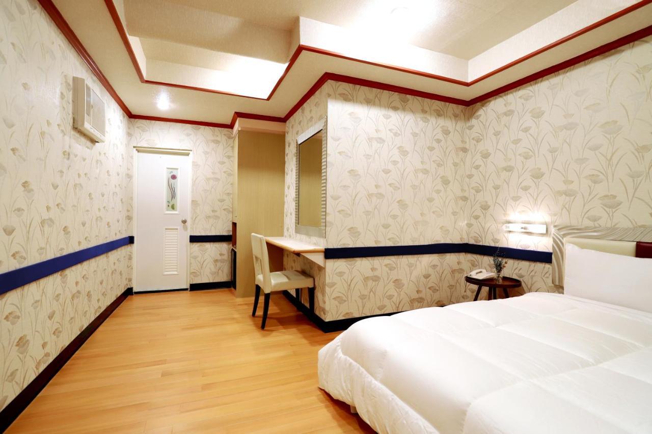 Gorgeous Hot Spring Inn 3*