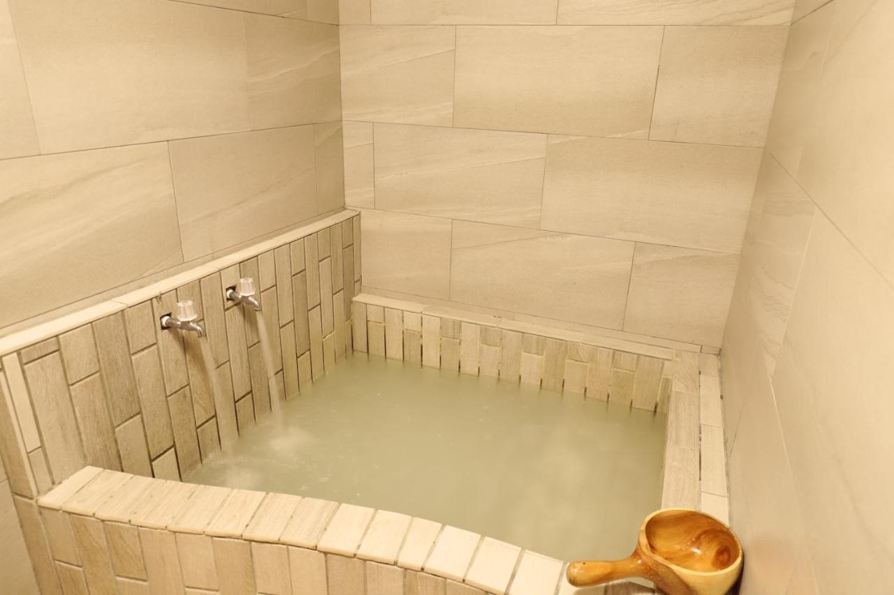 Gorgeous Hot Spring Inn 3*