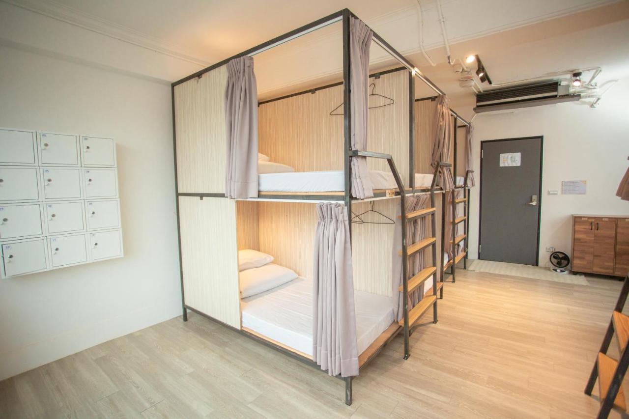 Corner & Cafe Hostel *