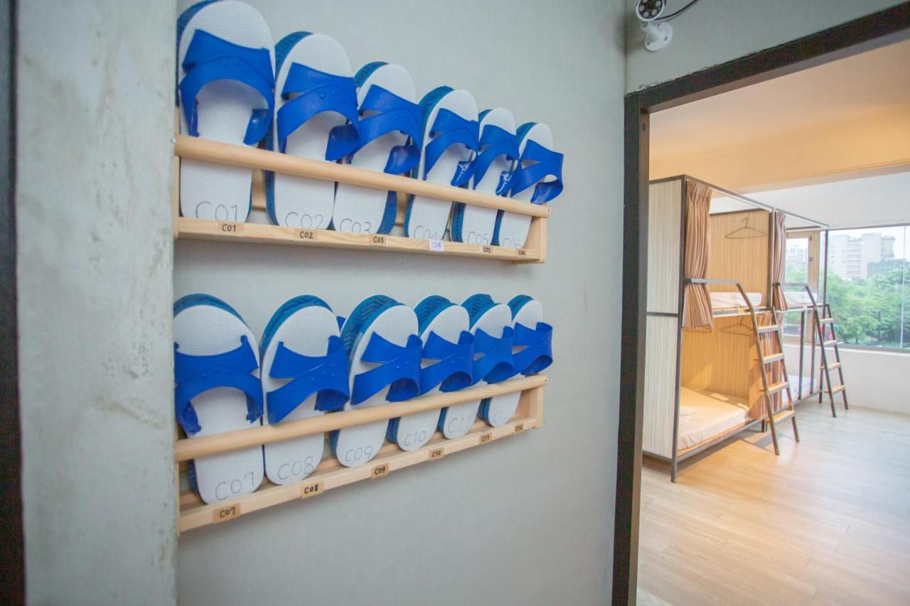 Corner & Cafe Hostel *