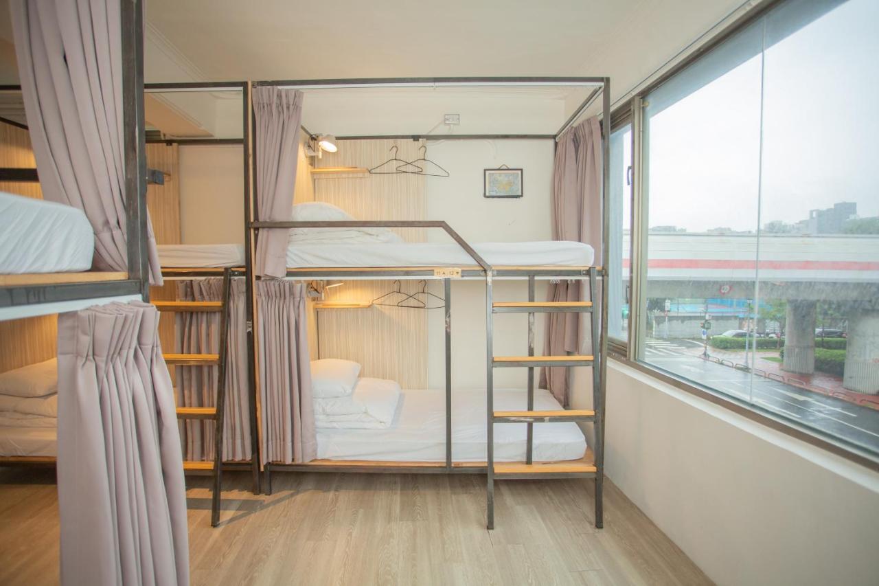 Hostel Corner & Cafe *