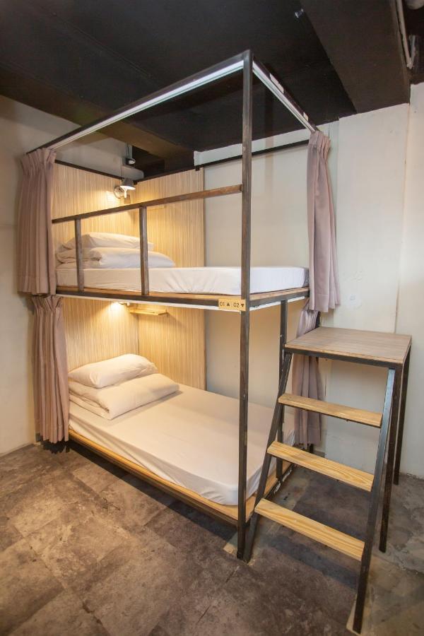 Corner & Cafe Hostel Taipei
