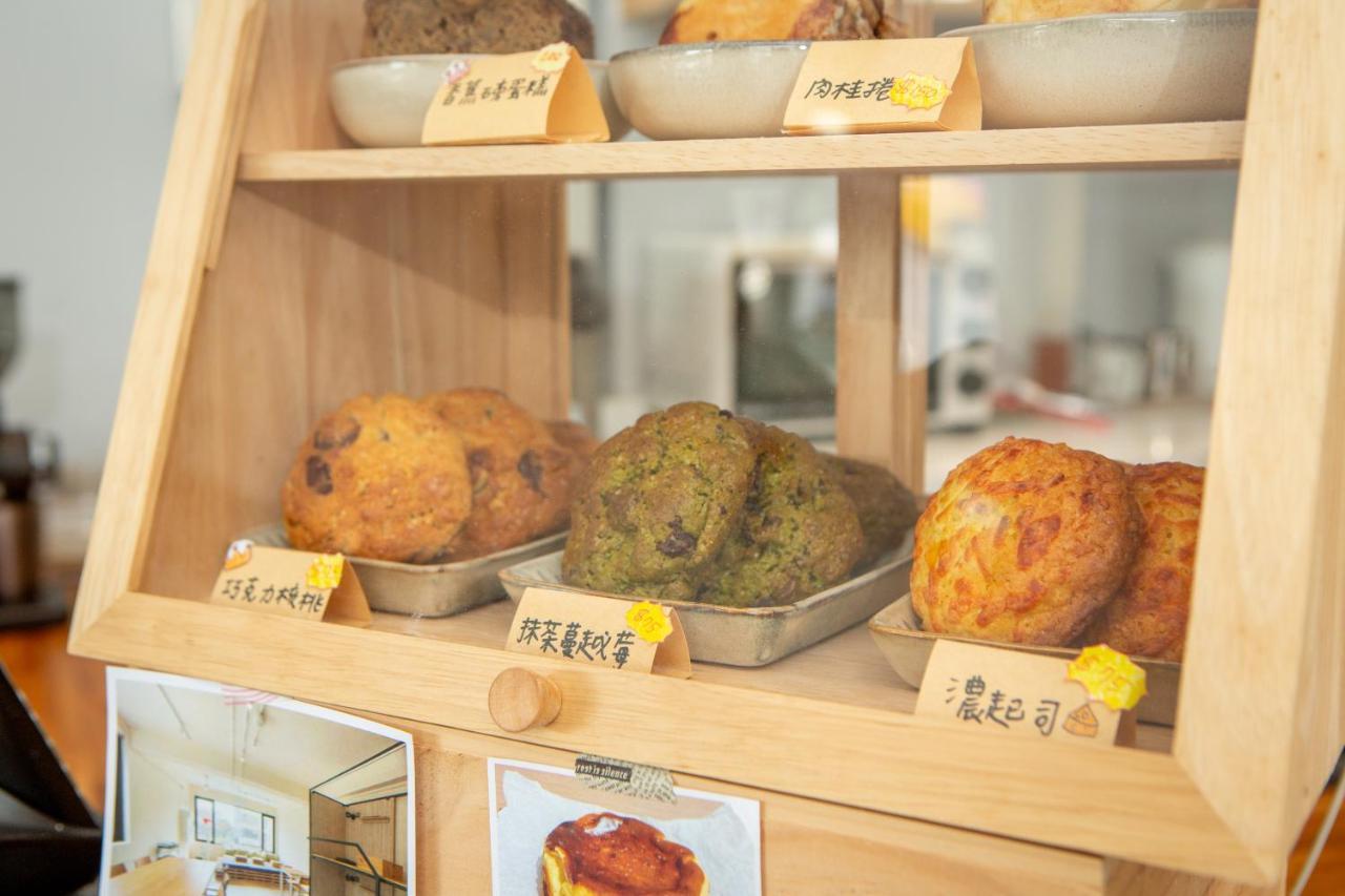 Corner & Cafe Hostel