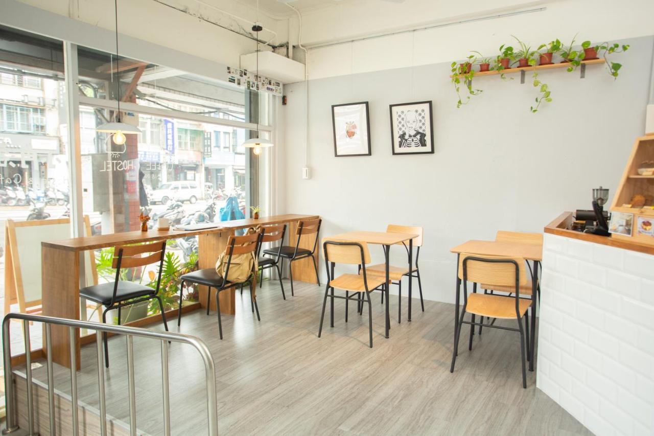 Hostel Corner & Cafe *