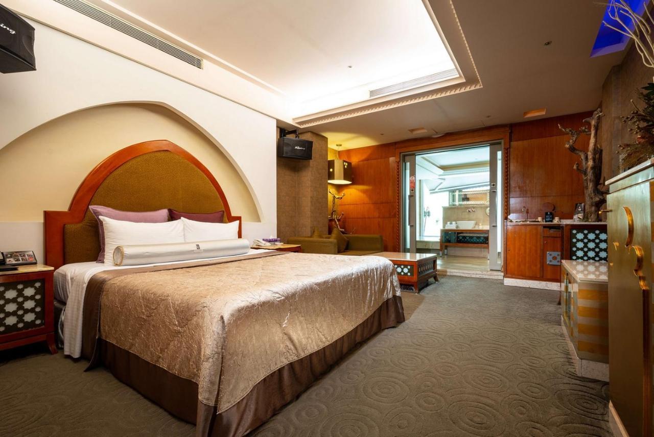 Motel In-stone *