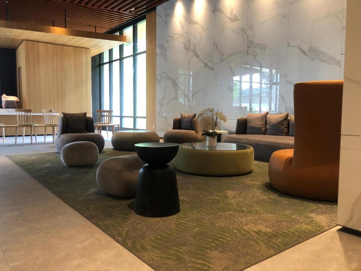 Check Select New Sanchong Hotel
