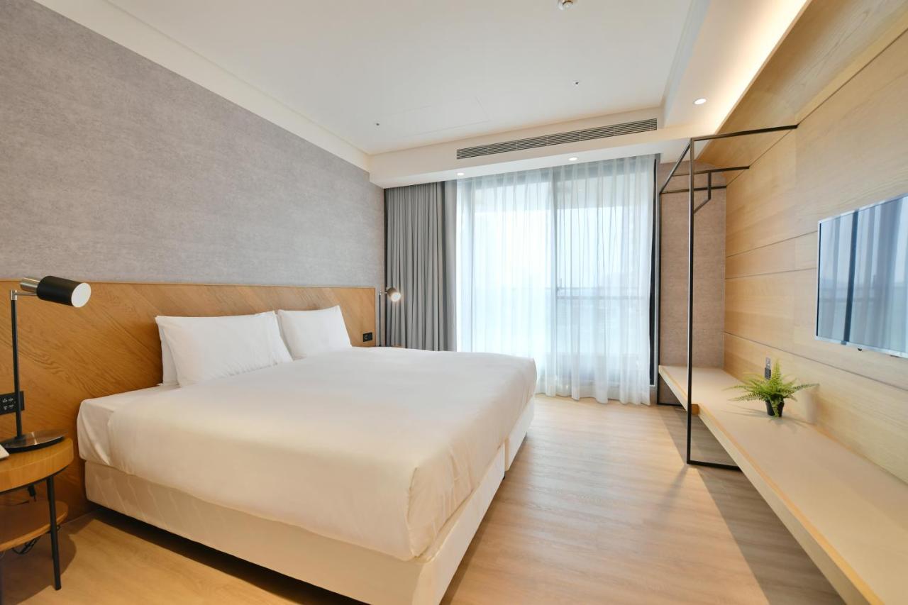 Check Select New Sanchong Hotel