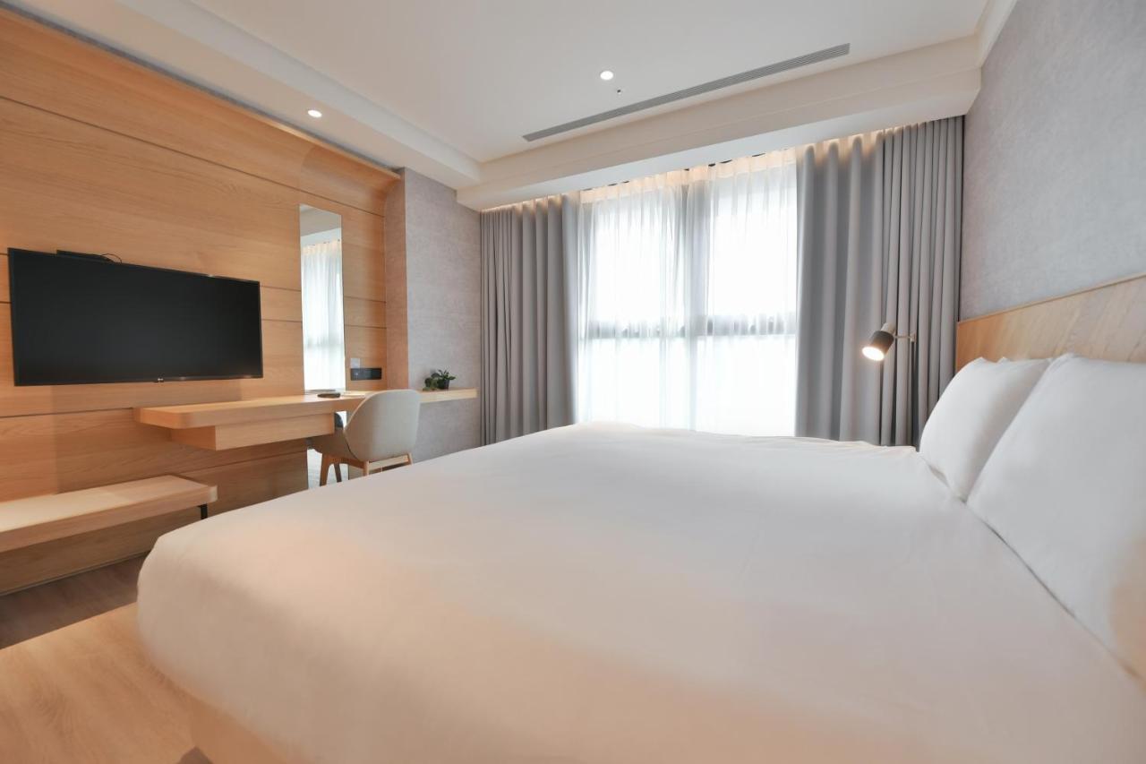 Check Select New Sanchong 4* Taipei