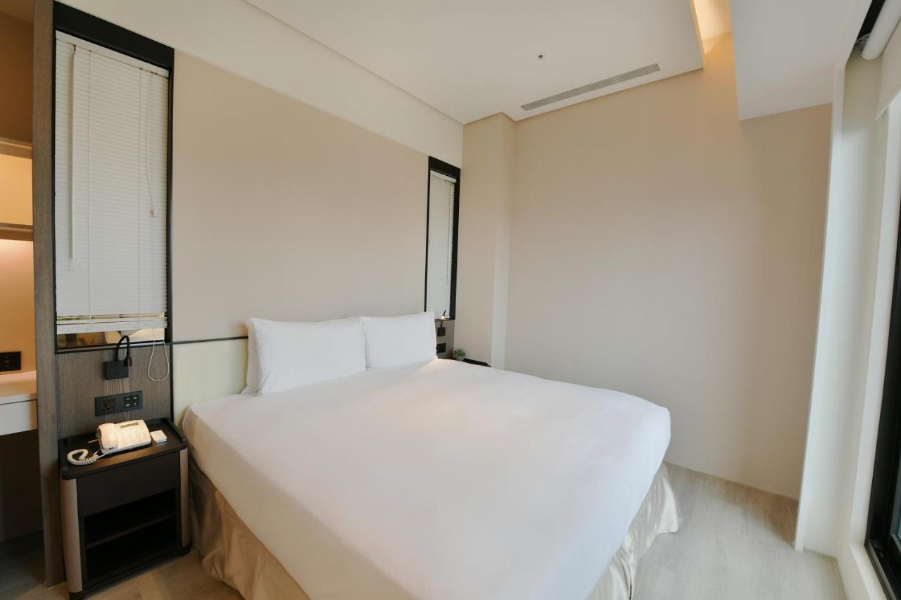 Check Select New Sanchong Hotel Taipei