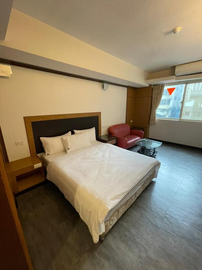 Hotel 苓旅-站前 Lin Tms 2*