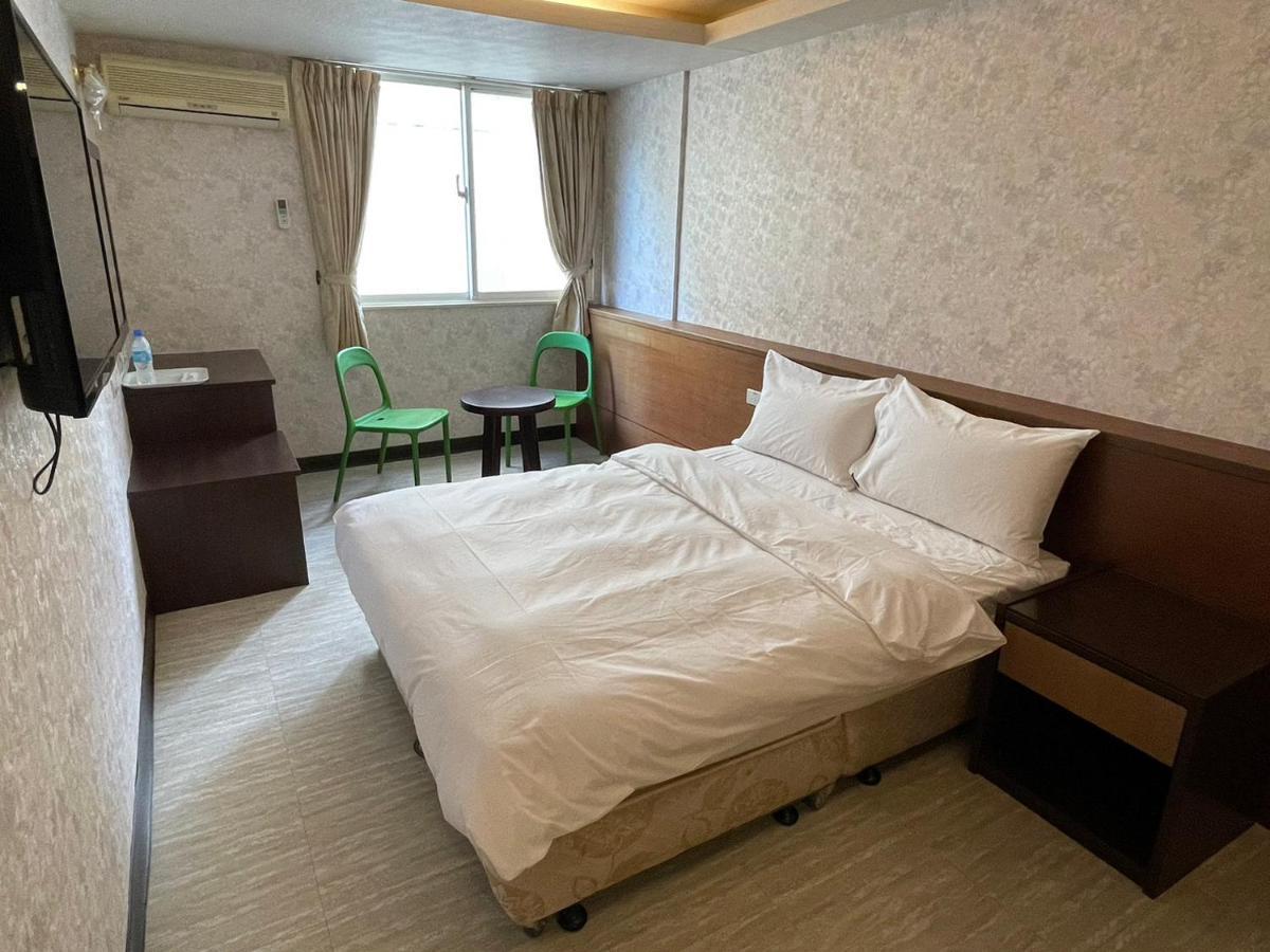 Hotel 苓旅-站前 Lin Tms 2*