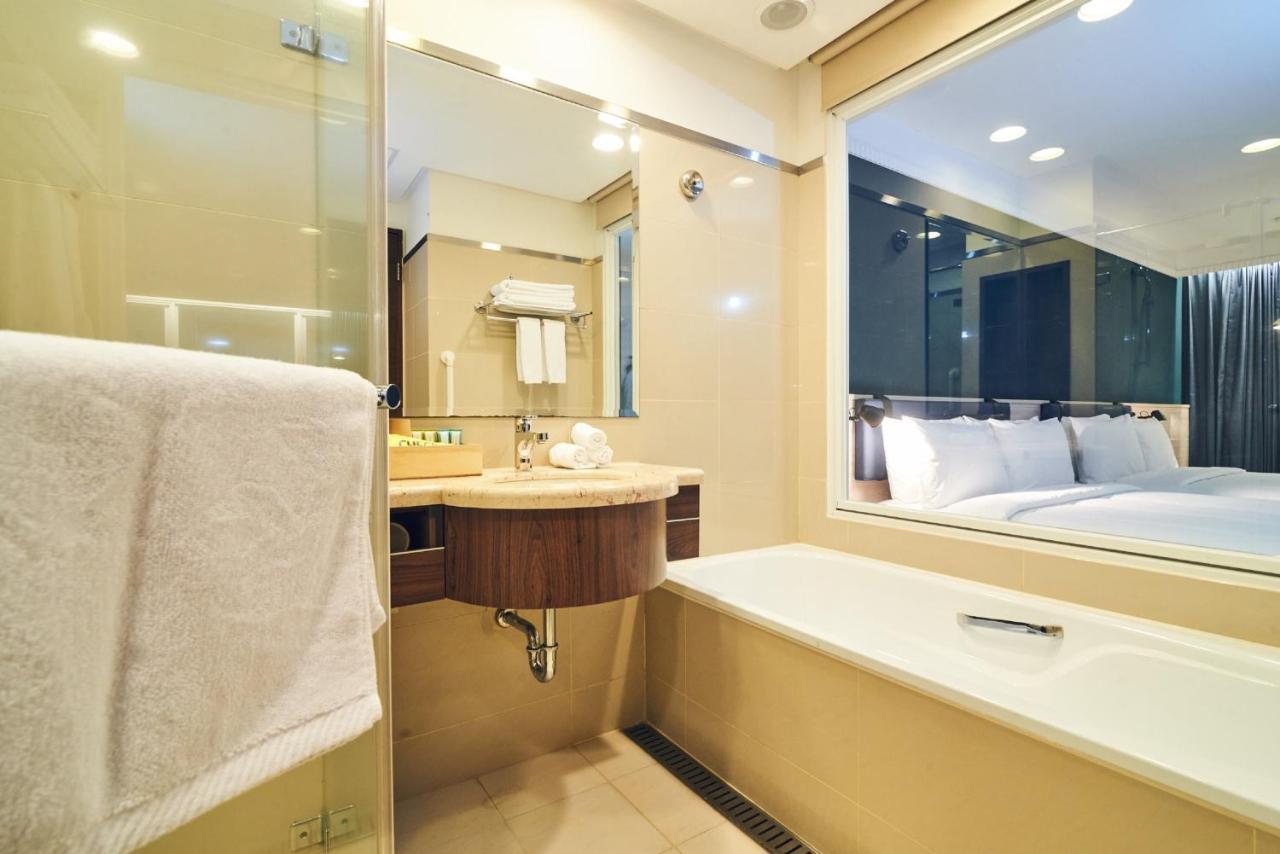 Check Select Nangang Hotel 4*