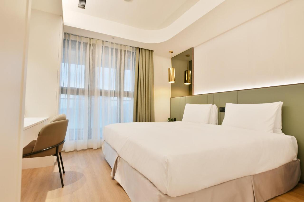 Check Select New Sanchong 4* Taipei