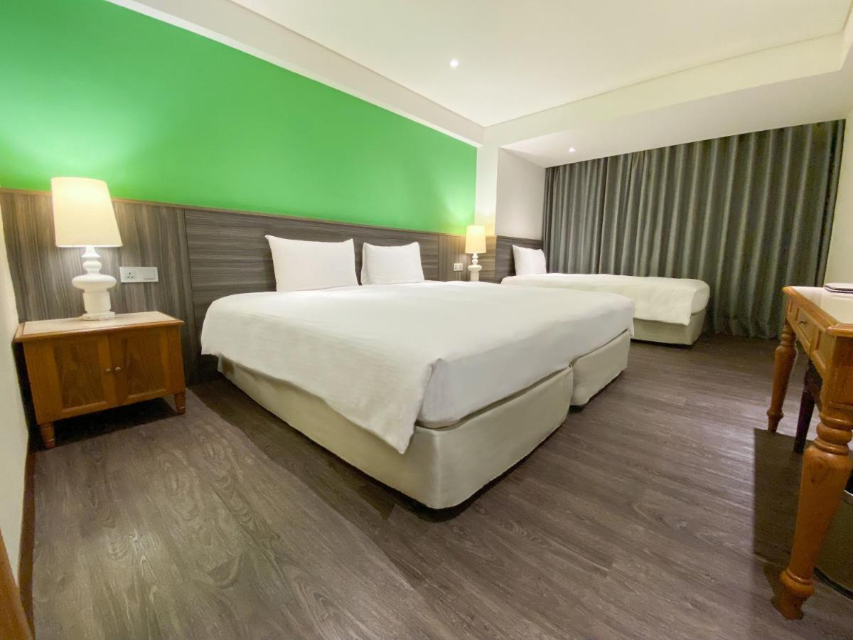 World Triple Beds Hotel Taipei