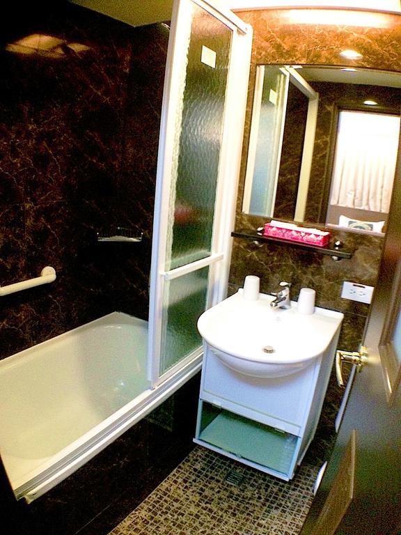 Hotel Lio - Main Station 3*