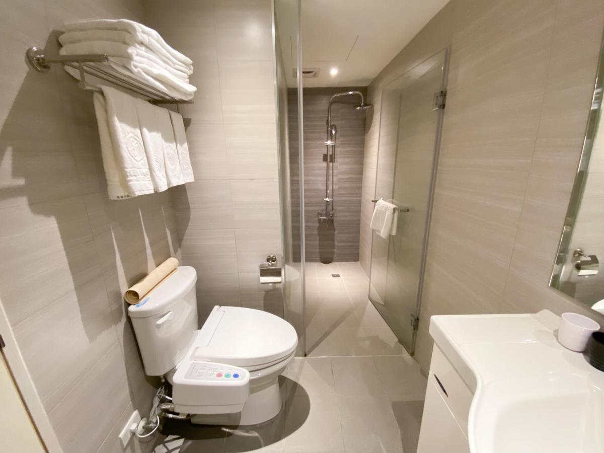 World Triple Beds Taipei