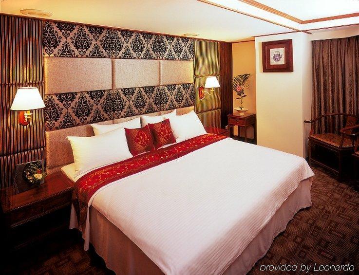 She Hotel 3*