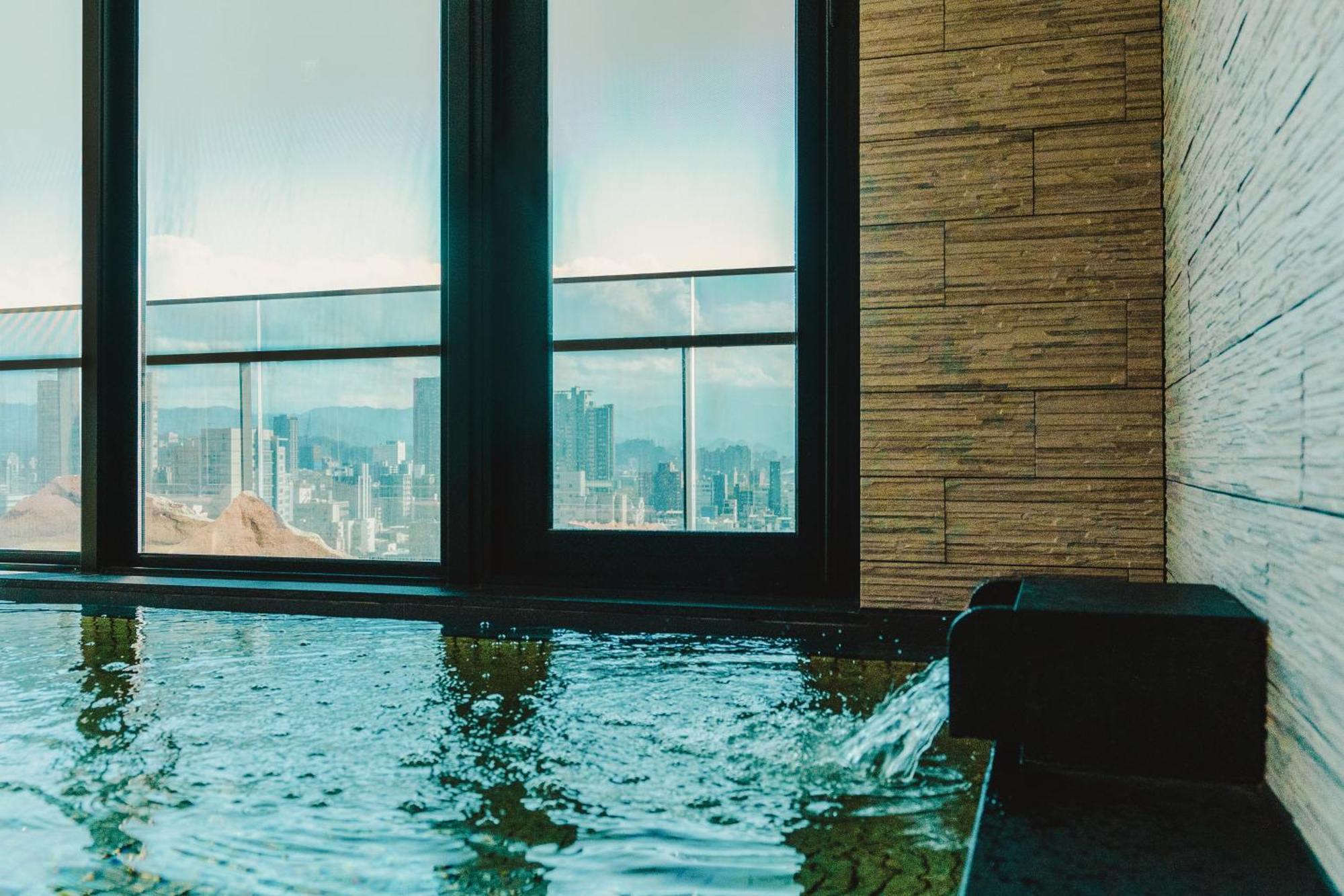 Mgh Mitsui Garden Zhongxiao Hotel 4*