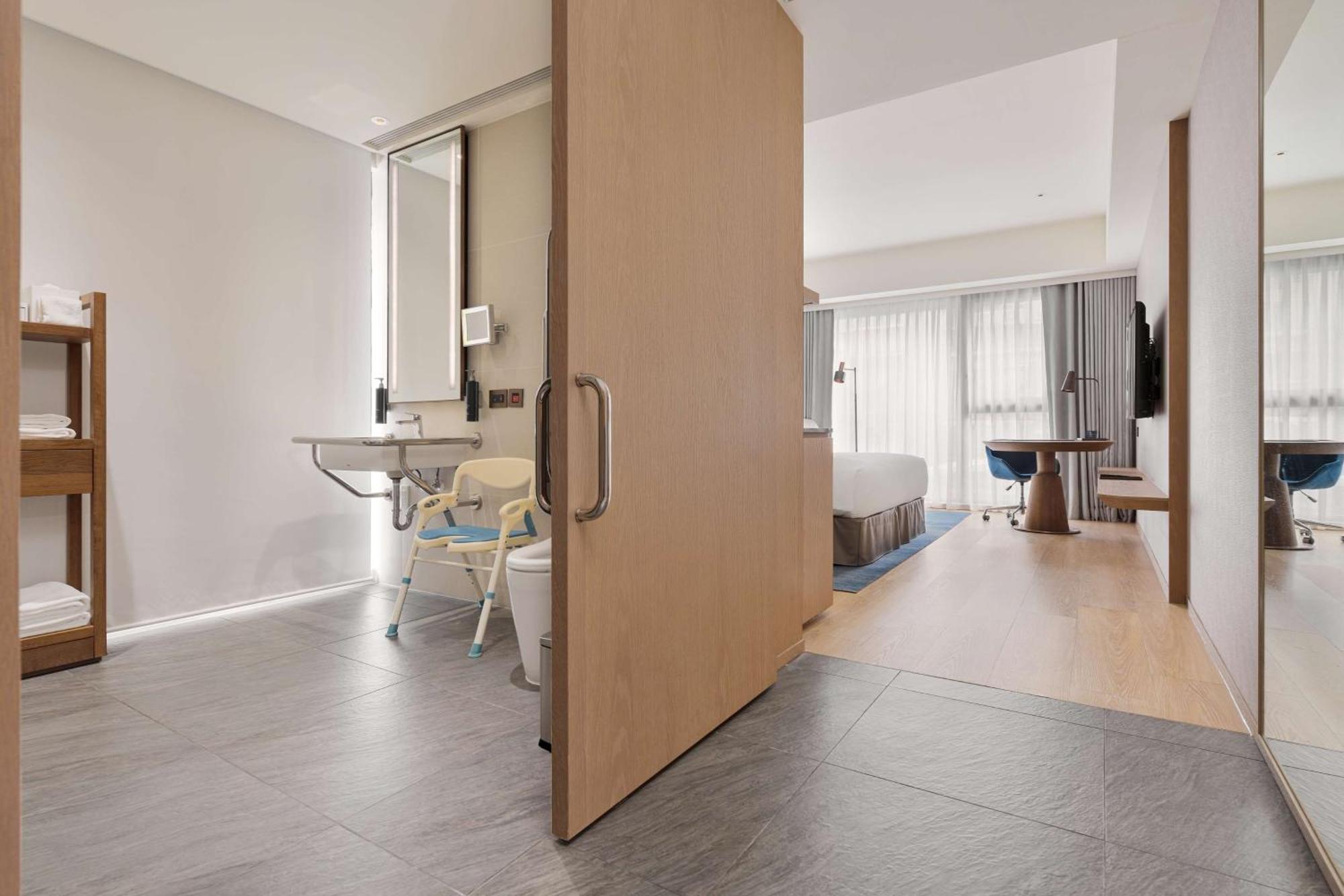 Hotel Doubletree By Hilton Zhongshan 4*