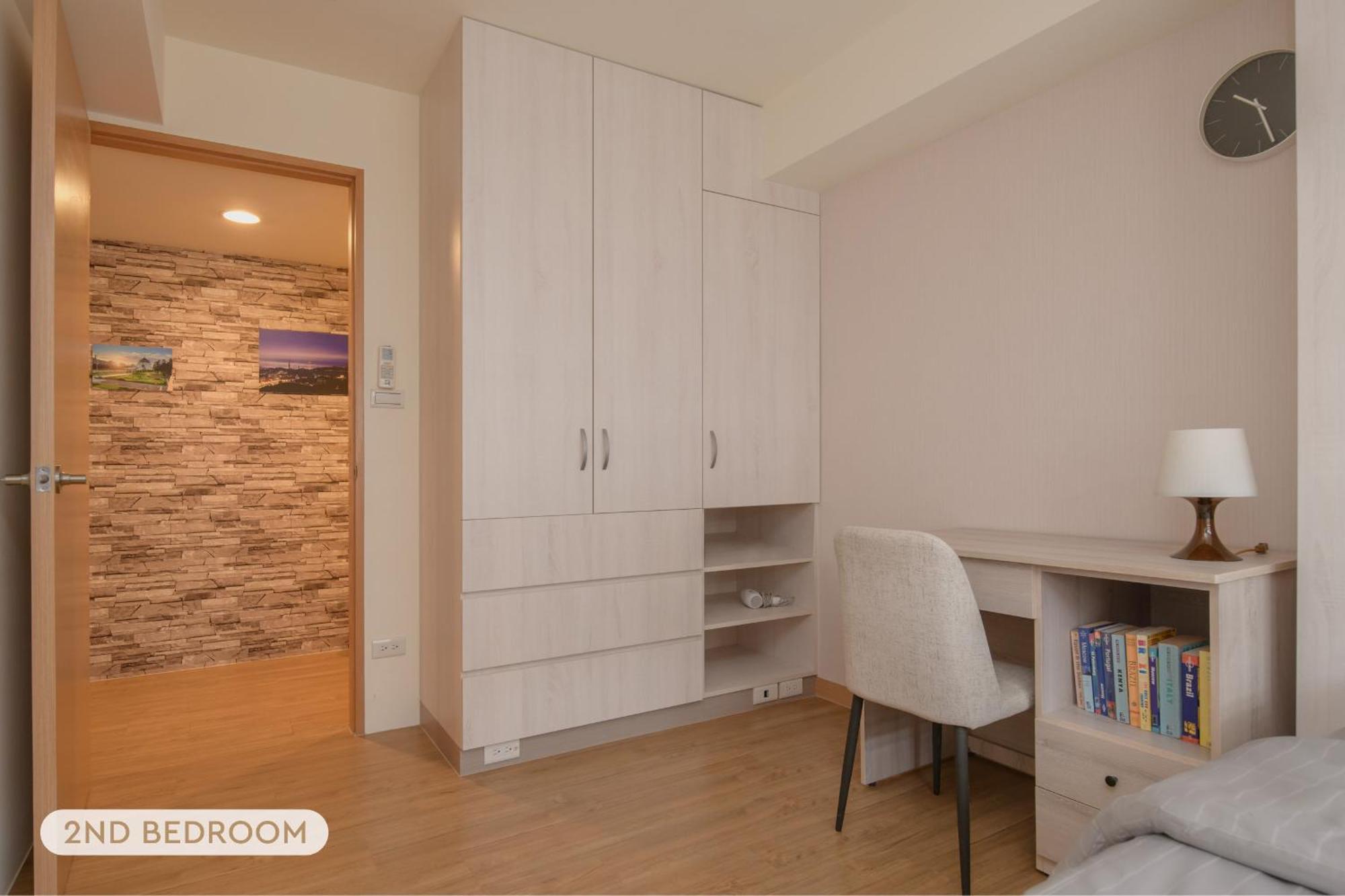 Apartment Three Master Bedrooms 4b4b 1min To Sys Mrt 三主臥4房4衛 1分到國父紀念館站 Taipei