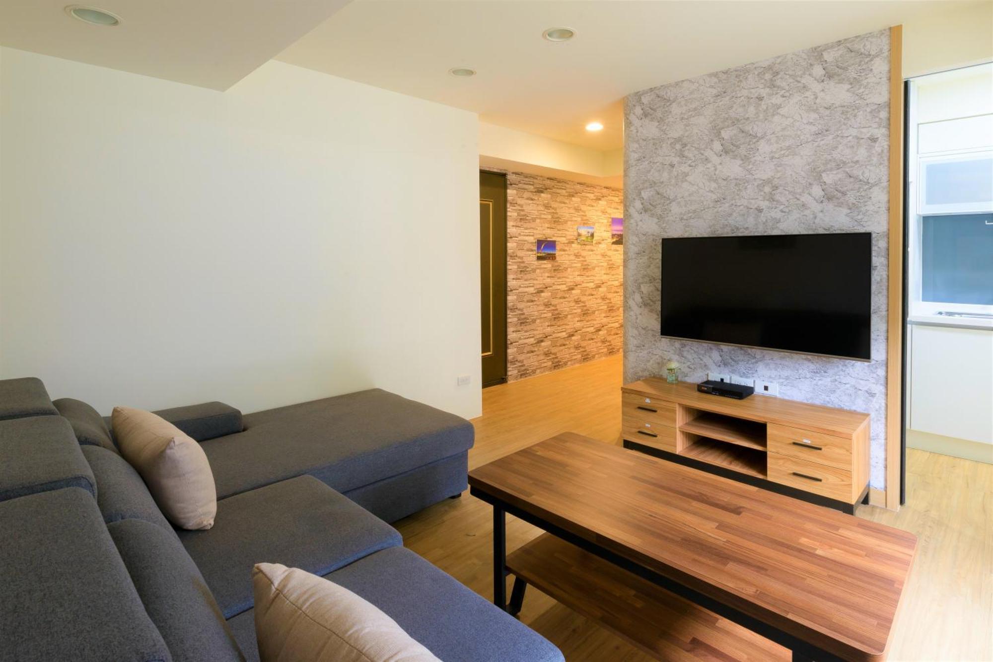 Apartment Three Master Bedrooms 4b4b 1min To Sys Mrt 三主臥4房4衛 1分到國父紀念館站 *