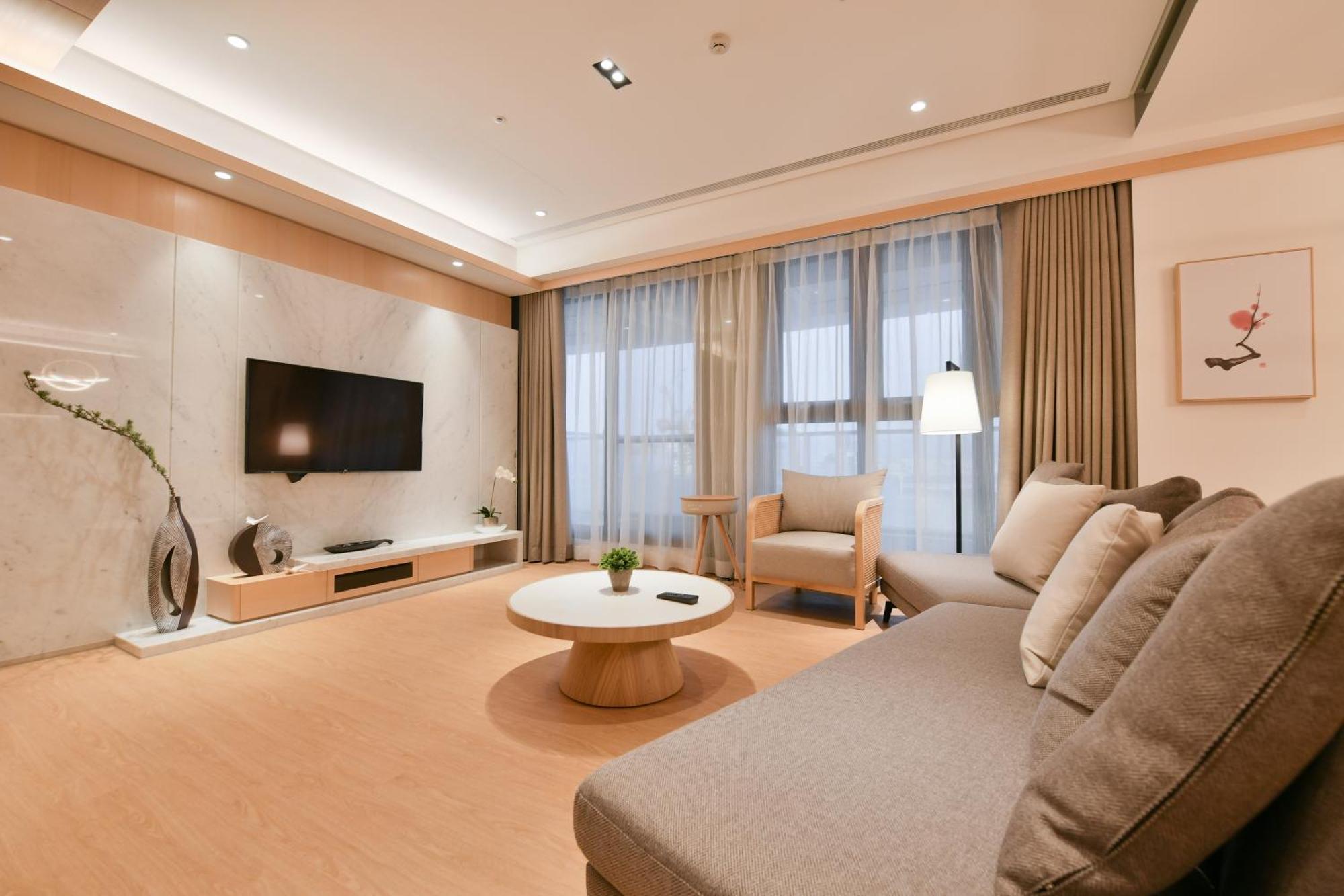 Check Select New Sanchong Taipei