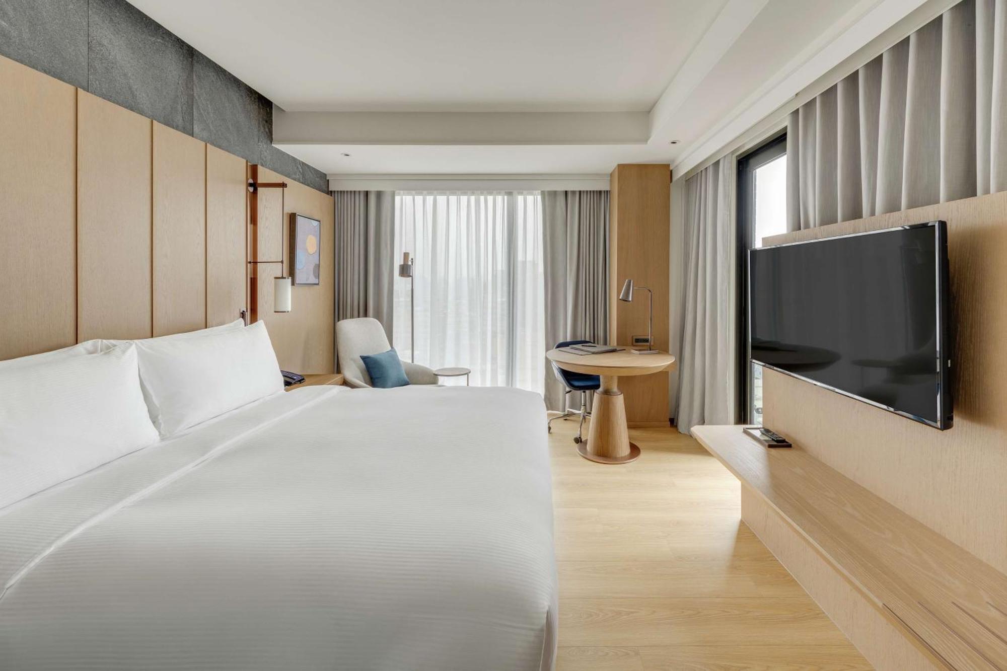 Hotel Doubletree By Hilton Zhongshan 4*