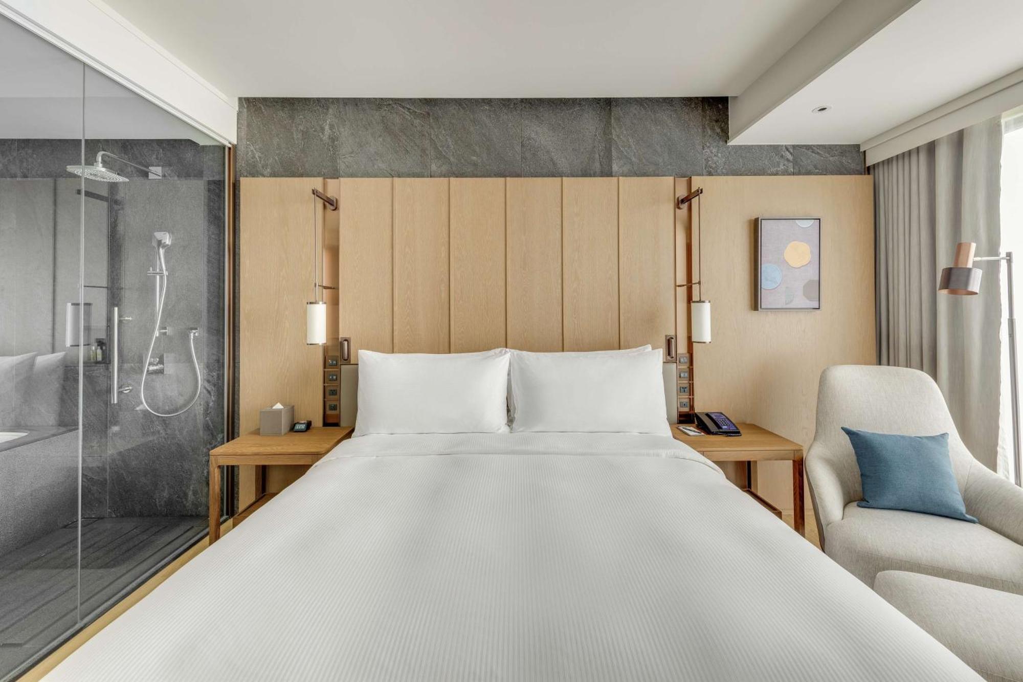 Doubletree By Hilton Zhongshan Hotel 4*
