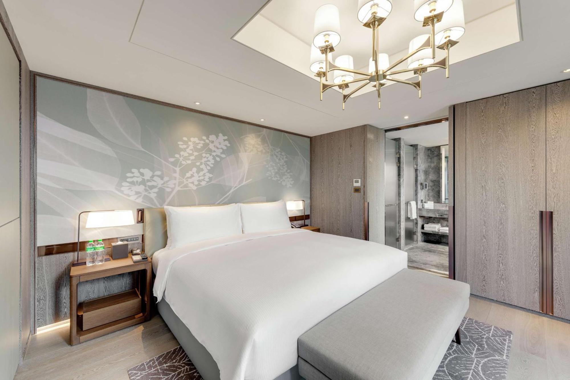 Doubletree By Hilton Zhongshan Hotel 4*